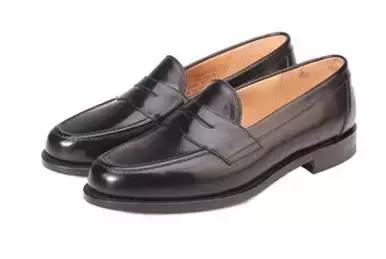 夏天都可以穿哪种鞋,夏天能穿的鞋子