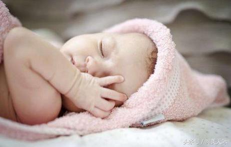 宝宝一开空调就湿疹怎么办,婴儿湿疹可以穿尿不湿吗