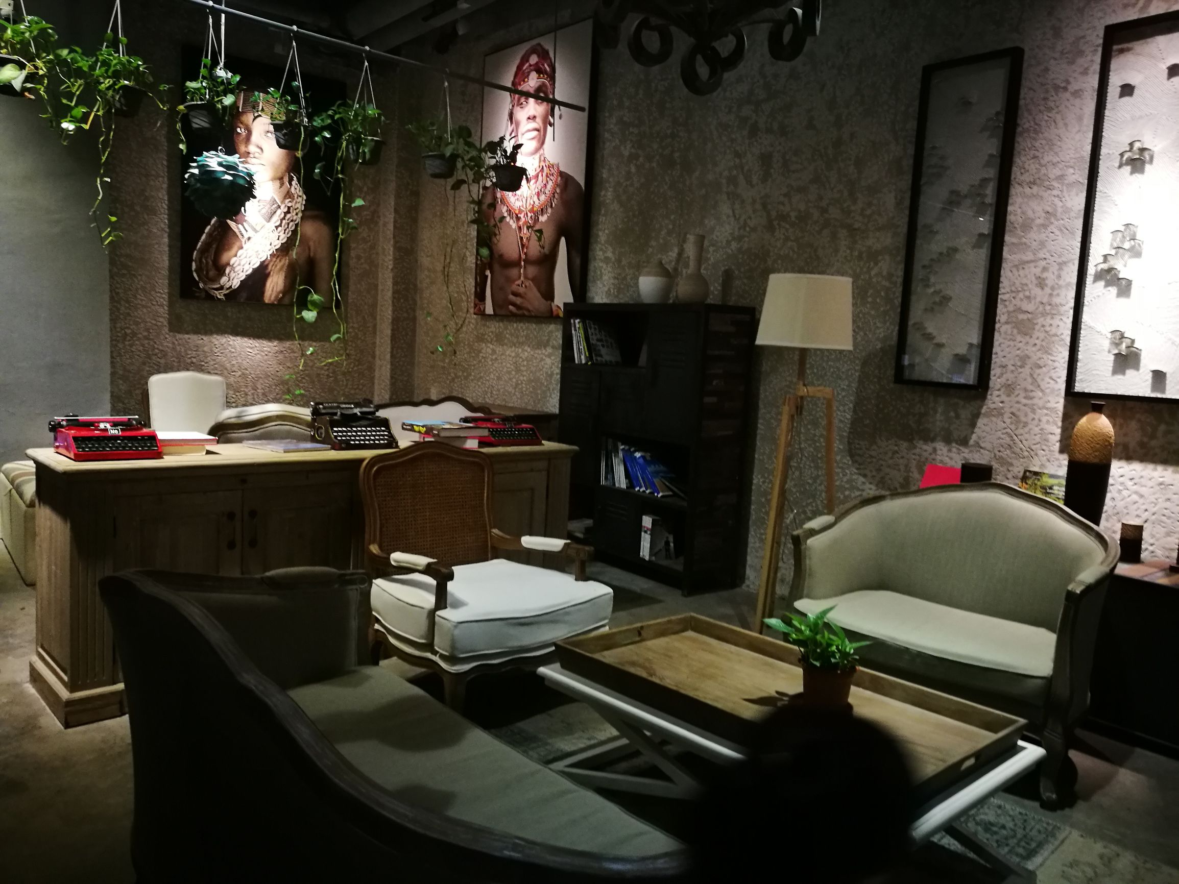 满足了对书店所有的想象,三亚小众书店推荐