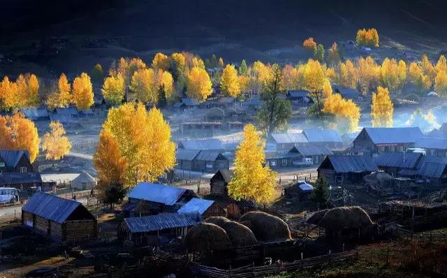 新疆南北疆大环线风景旅游专列,北京去新疆沿途风景