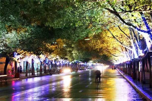 夜跑美丽江边夜景,夜跑沿途的夜景很美心情特别好