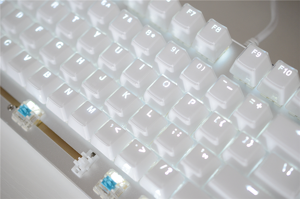 晶莹剔透的冰晶,蓝色冰晶效果