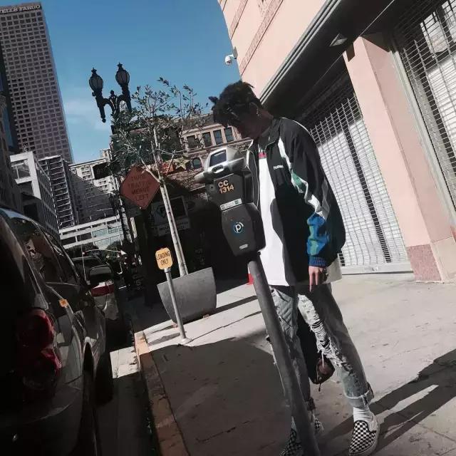 头条｜除了GD，他才是韩国嘻哈圈最会穿衣男人！