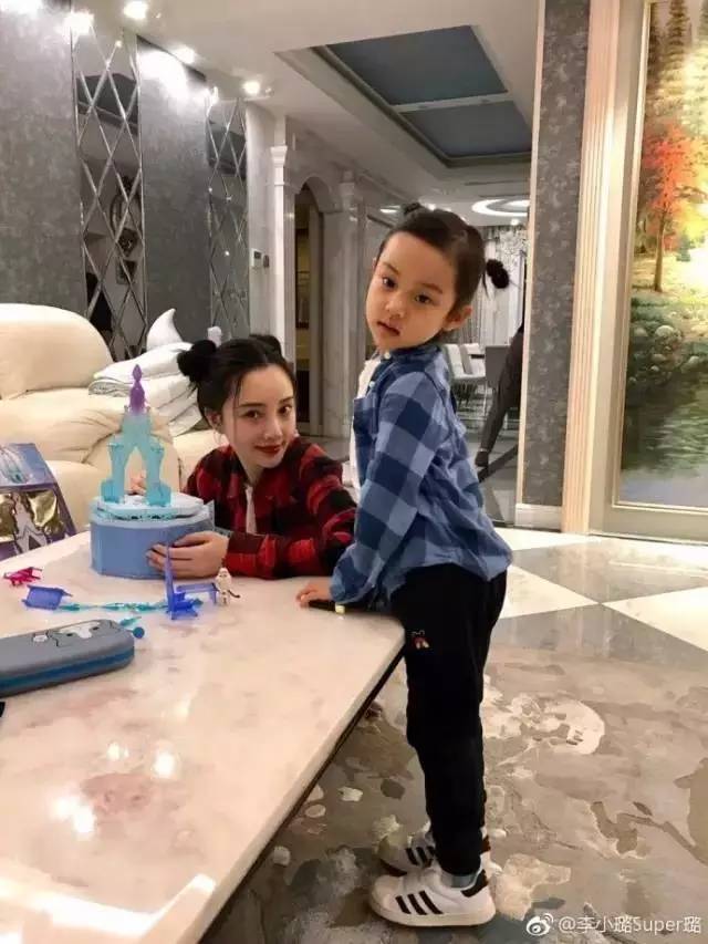 王诗龄晒奢侈品被吐槽,王诗龄奢侈