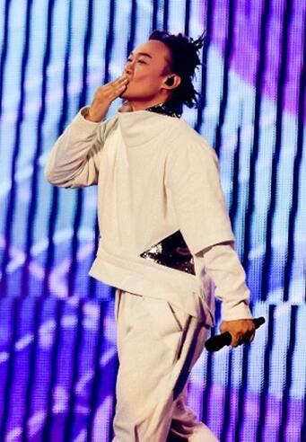 鹿晗抱关晓彤亲吻戏,迪丽热巴和鹿晗高甜片段