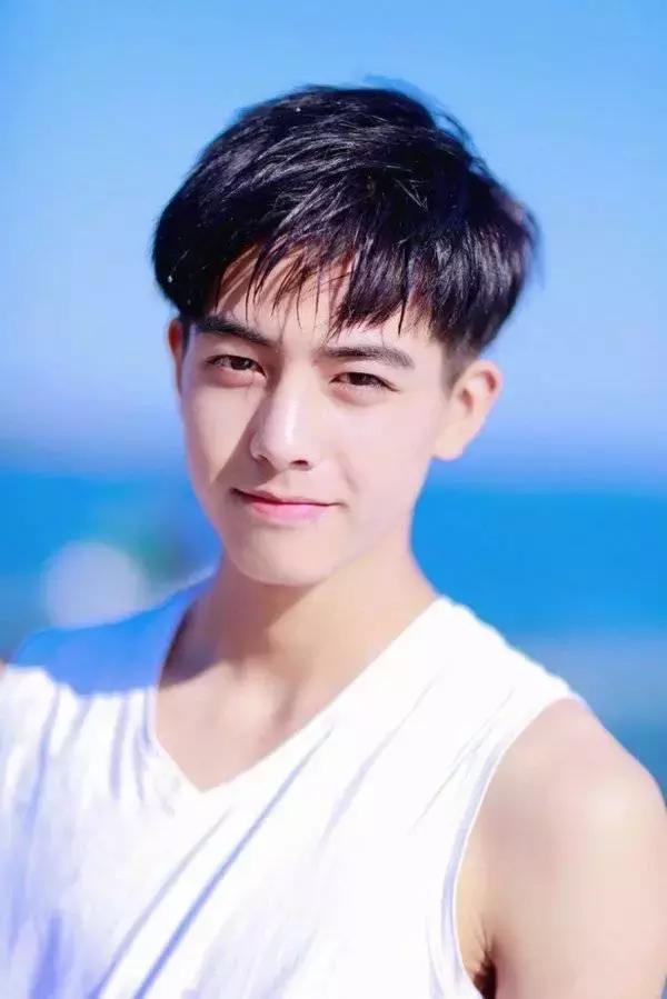 95后忙着霸屏上热搜,没听说这些名字的都是88年中年**