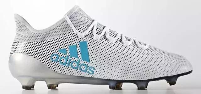 他们穿着什么英文翻译,他们穿着什么用英文怎么说