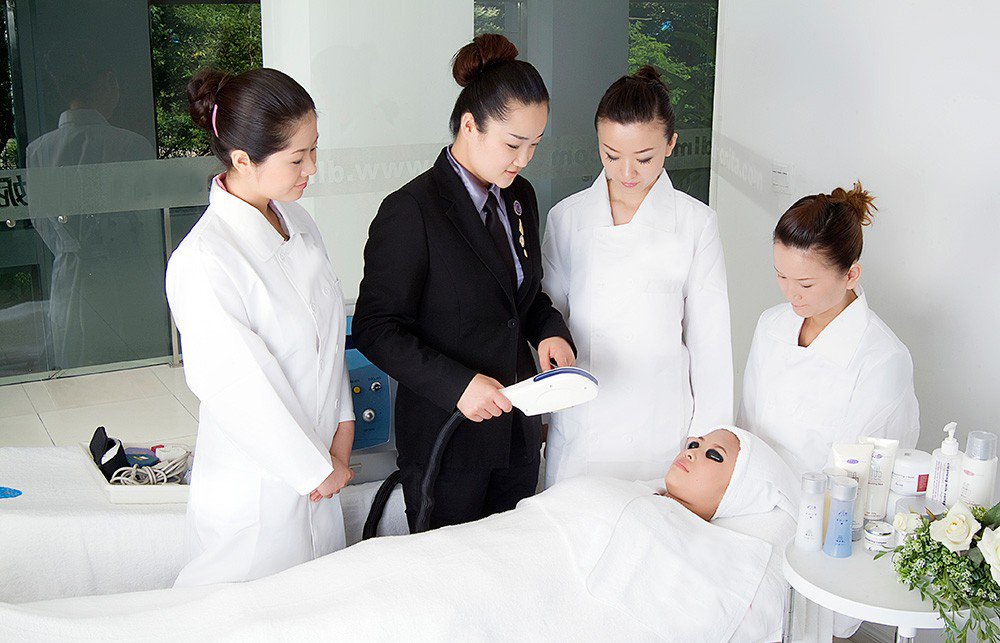 深圳新时代美容学校怎样,深圳新时代美容美发培训学校在哪