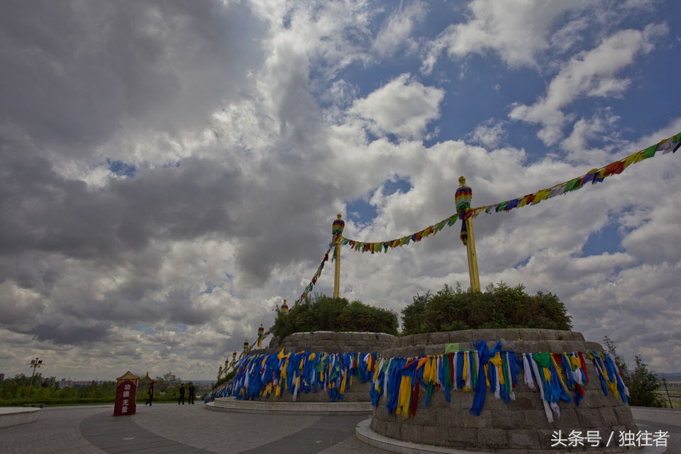蒙古族祭祀敖包的历史,祭敖包是蒙古族传统的祭祀活动