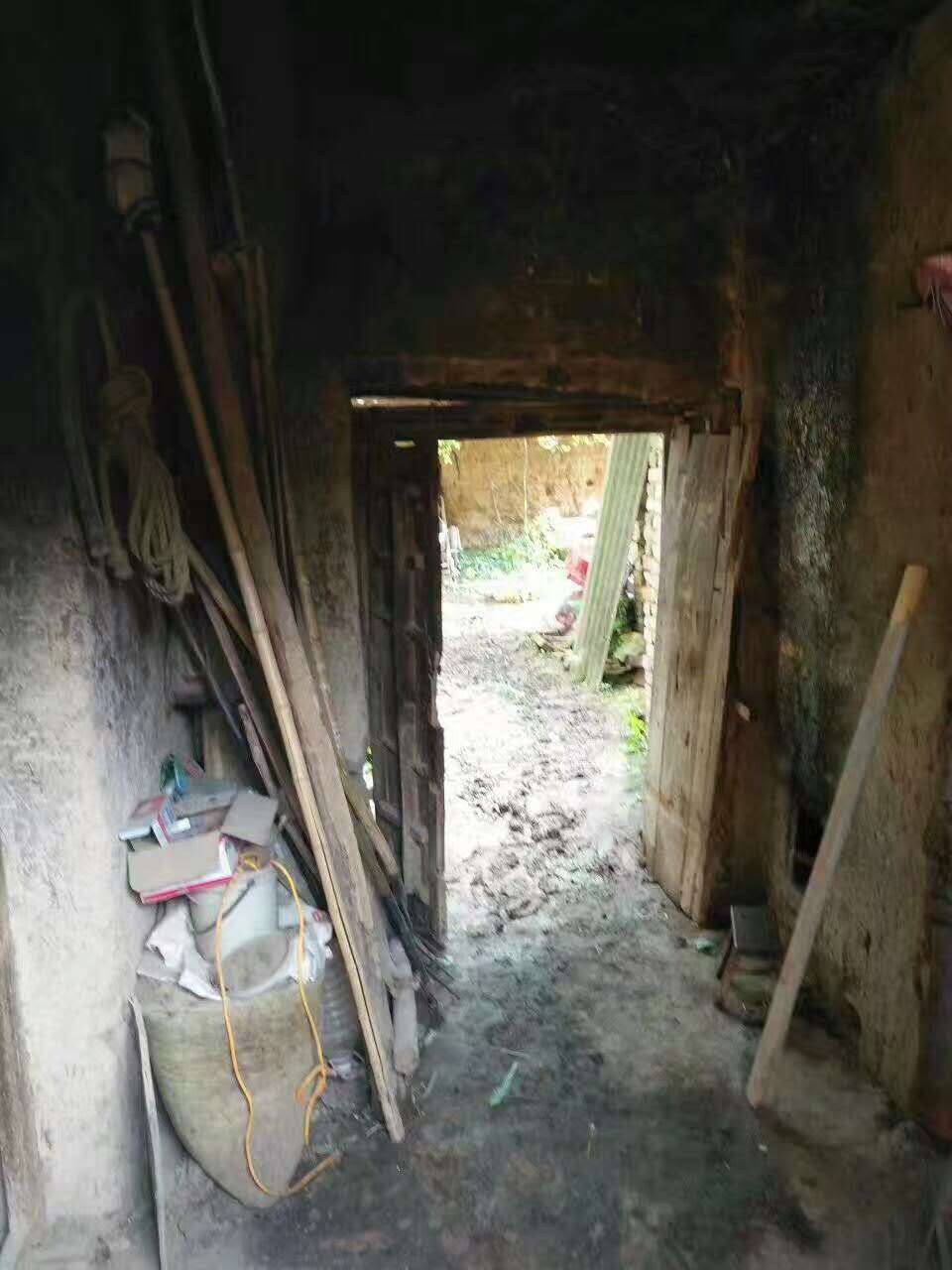 走在家乡的老屋,深藏在我心中的老屋