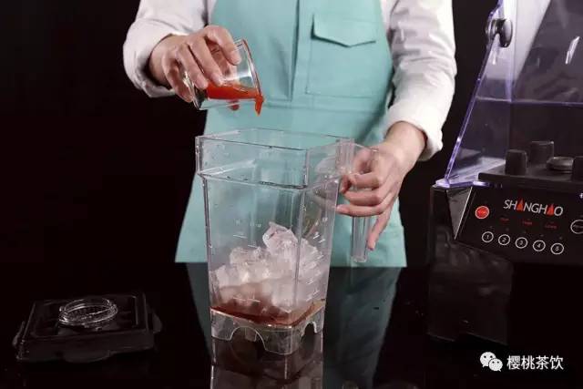 奶茶做法简单好喝红茶和牛奶,草莓牛奶麻薯奶茶