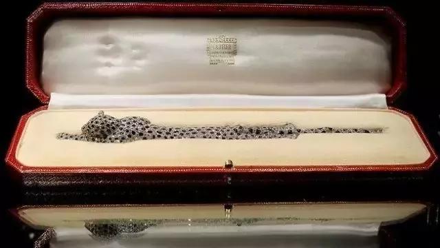 丹麦女王穿祖母绿珠宝,丹麦王妃的珠宝