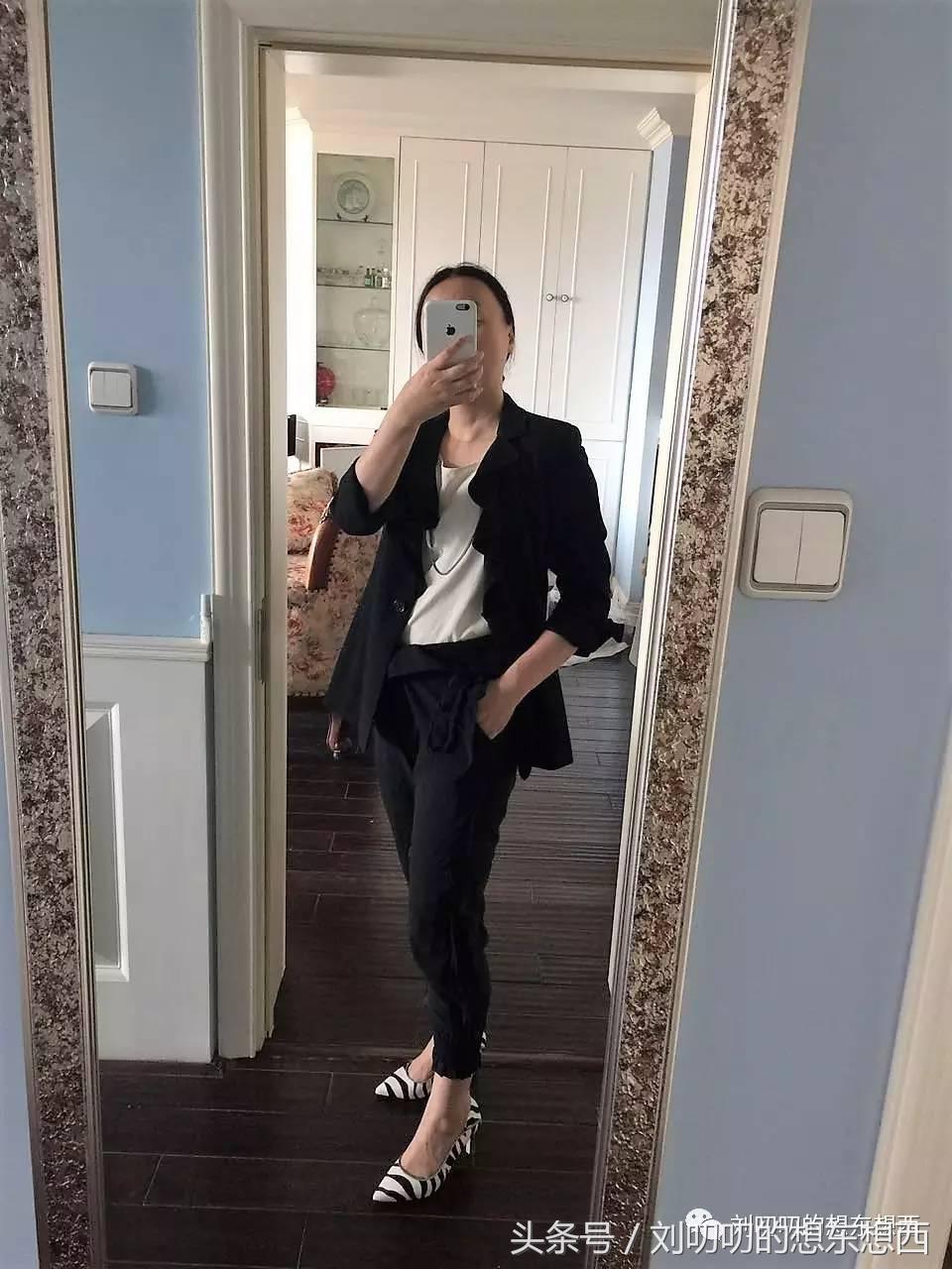 如何把严肃的正装西服穿出不羁感-一日一Look之黑白配二