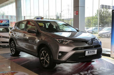 丰田RAV4荣放新款怎么样搭载2.5L引擎动力惊人