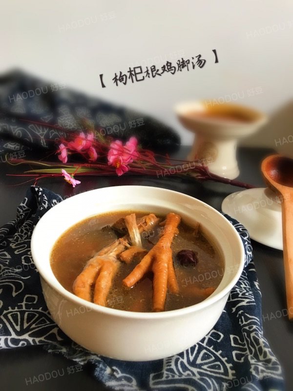 枸杞根煲汤最佳搭配,枸杞叶怎么煲汤最好吃