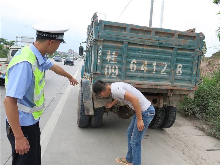 各类货车和危险品运输车实施限行,大型货车上路安全专项整治