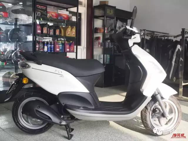 进口比亚乔fly150踏板,vfly150评测