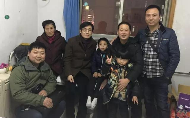 医者仁心温暖贫困患者,医者仁心施恩救小孩