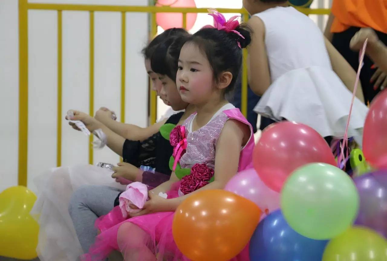 适合5个幼儿演的英文童话剧,英语童话剧表演小红帽