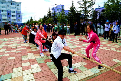 多彩阳光少年,阳光少年多彩童年