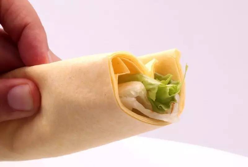 一盒让你忘掉手抓饼的山东煎饼，每一口都能吃出康师傅鸡蛋卷的味