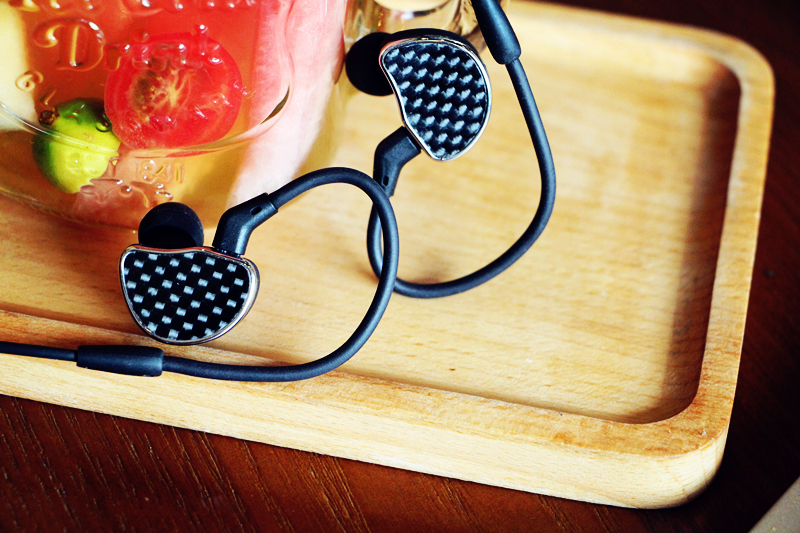 一条650元的耳机线，可让IPhone音质提升至“发烧级”？