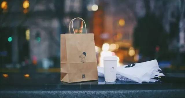 优粮生活闫寒：数未来餐饮大公司，还看外卖｜爱分析访谈