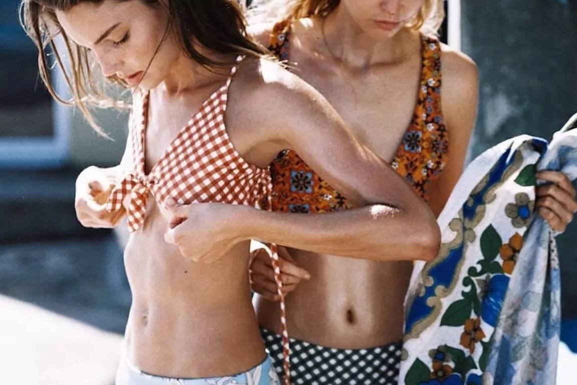 阳光沙滩海浪泳衣好看吗,夏季海边沙滩防晒泳衣