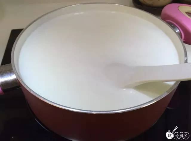 龟苓膏甜品教程,自己做的龟苓膏芋圆甜品很成功