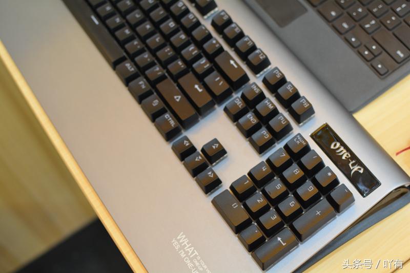 最帅的有弧度的机械键盘,性价比最高的入门级机械键盘