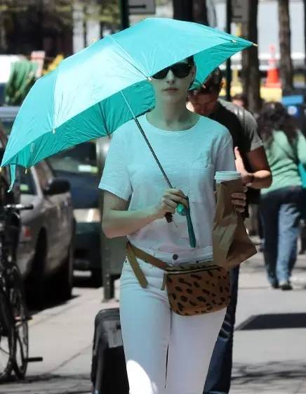 出门晒太阳抹防晒露,出门晒太阳驱走感冒