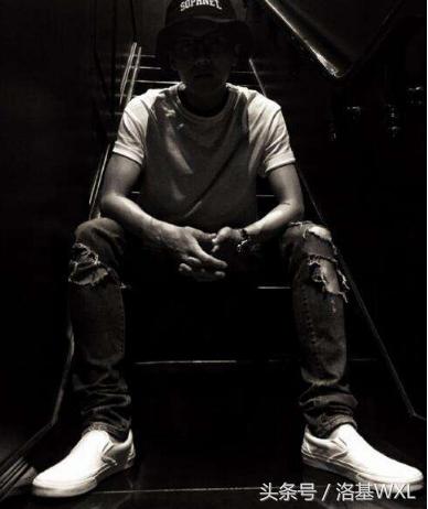 在你眼里他是什么样的人,在你眼里他是一个怎样的人