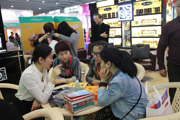 化妆品加盟技巧和话术,加盟一家化妆品店都需要了解什么