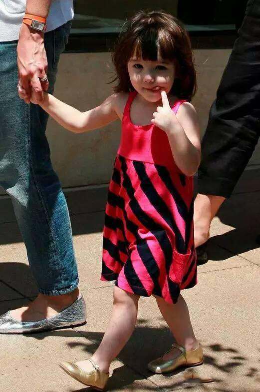 一双童鞋就15万，盘点星二代的时尚穿搭，起跑线已经甩你几条街