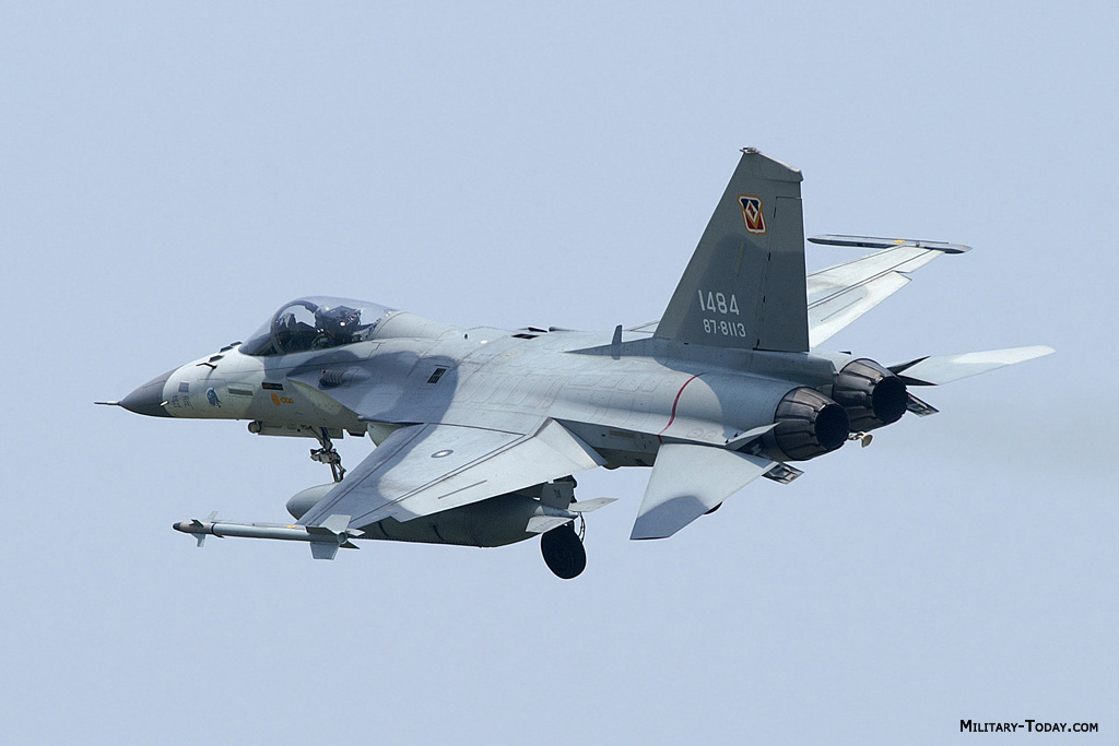 中国制造的第一种喷气式飞机,中国第一个自主研发的飞机发动机