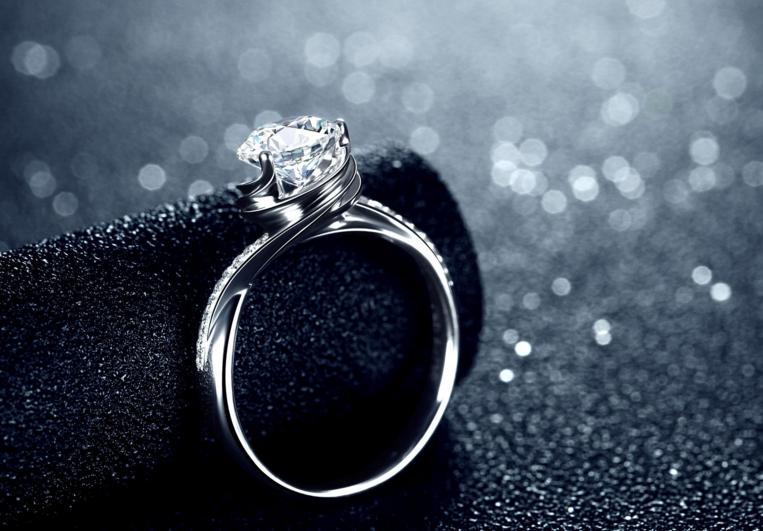 12生肖哪一年的婚姻来得比较晚,12生肖哪几年能遇到真爱