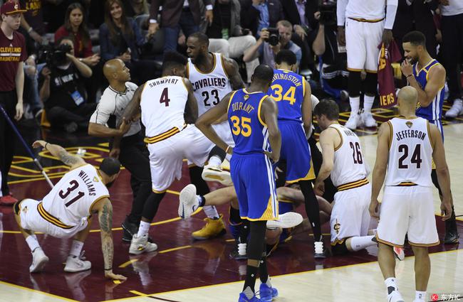 *力暴**再现！杨毅：来自格鲁吉亚的拳击手挥出了他的拳头！