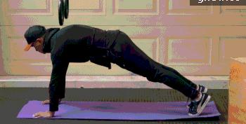 翼状肩胛骨可以练肩背吗,肩胛骨突出改善练习