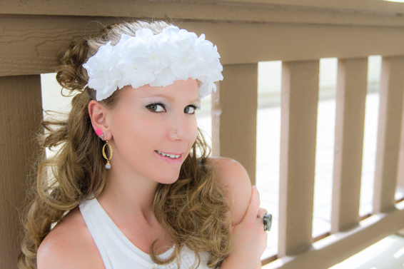 塑料仿真花头饰批发,花环头饰批发工厂哪里有