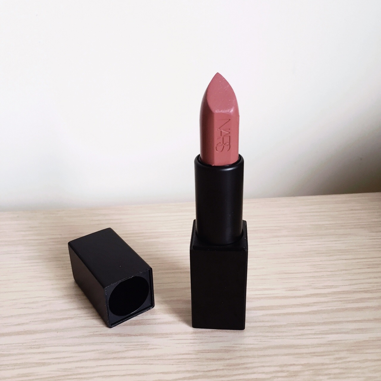 各大品牌最好看的口红色号,雅诗兰黛豆沙色口红属于什么档次