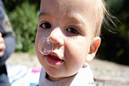 宝贝刚刚流鼻涕能吃药吗,宝贝流清鼻涕需要喝药吗