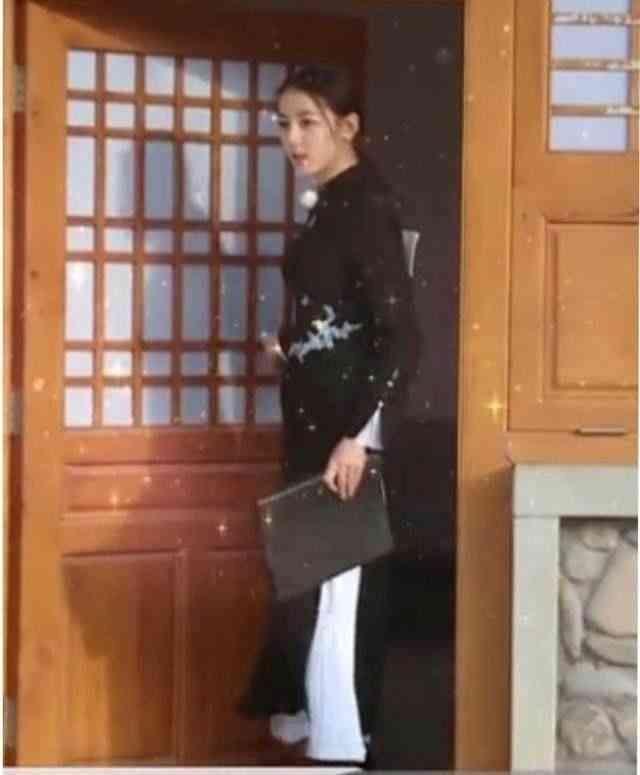 约吧大明星鹿晗乔欣给别人化妆,约吧大明星鹿晗谈足球