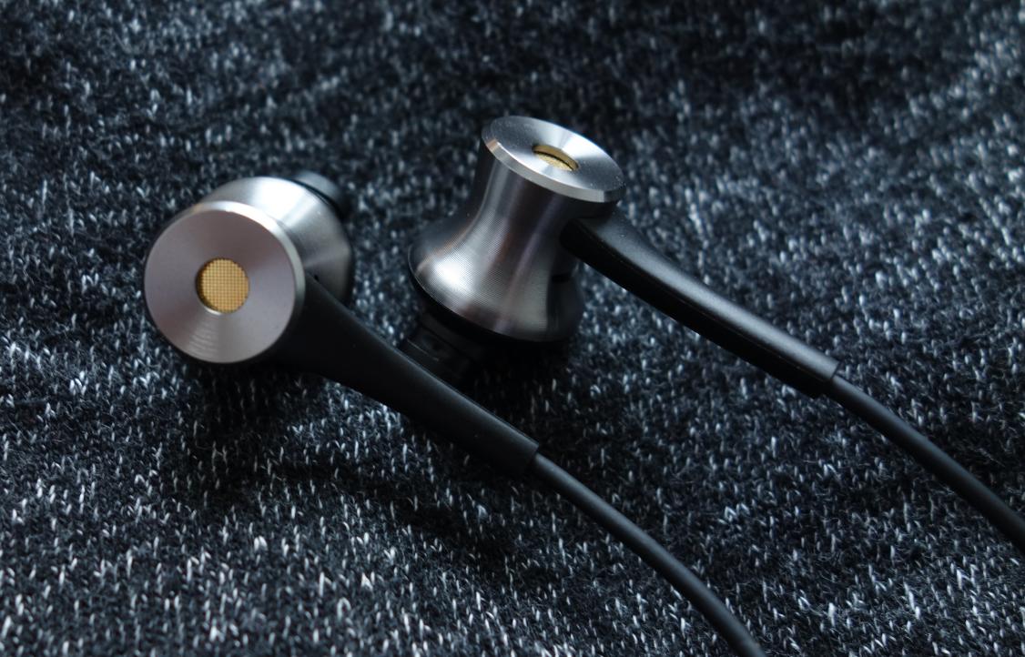 一不小心就把苹果的设计比了下去国产耳塞第一把交椅苹果专属1MORE圈铁降噪耳机问世啦