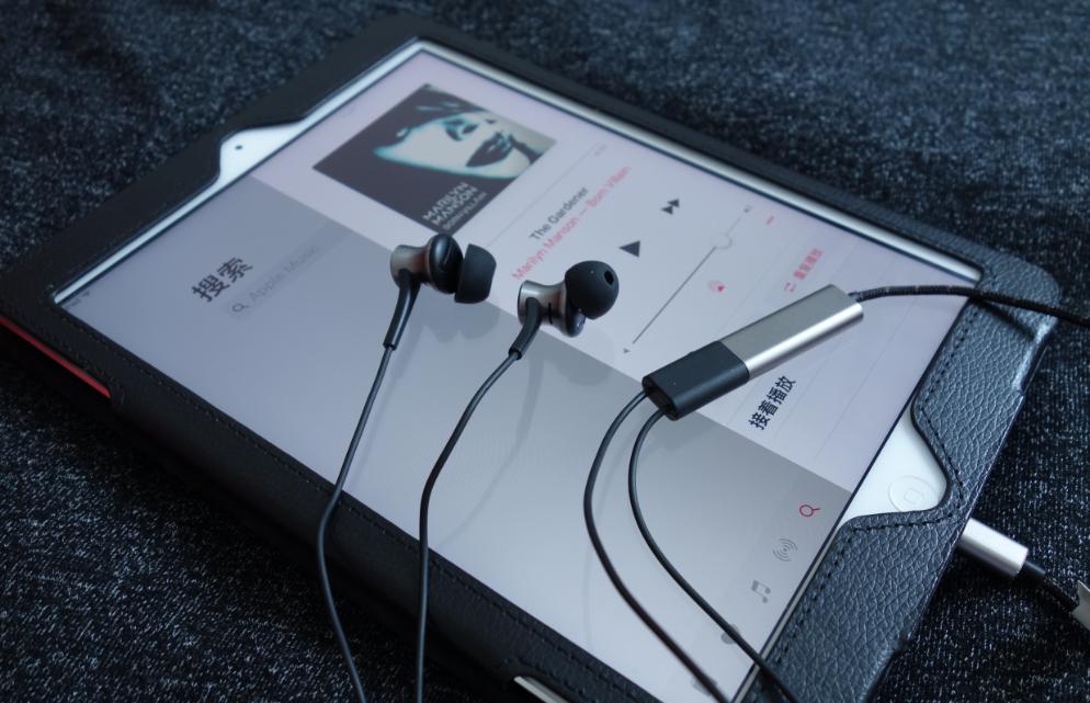 一不小心就把苹果的设计比了下去国产耳塞第一把交椅苹果专属1MORE圈铁降噪耳机问世啦