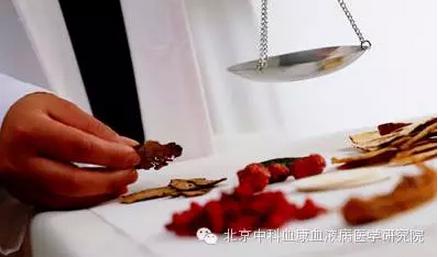 为什么格列卫可以治疗慢粒白血病,慢性白血病早期吃格列卫能治愈吗