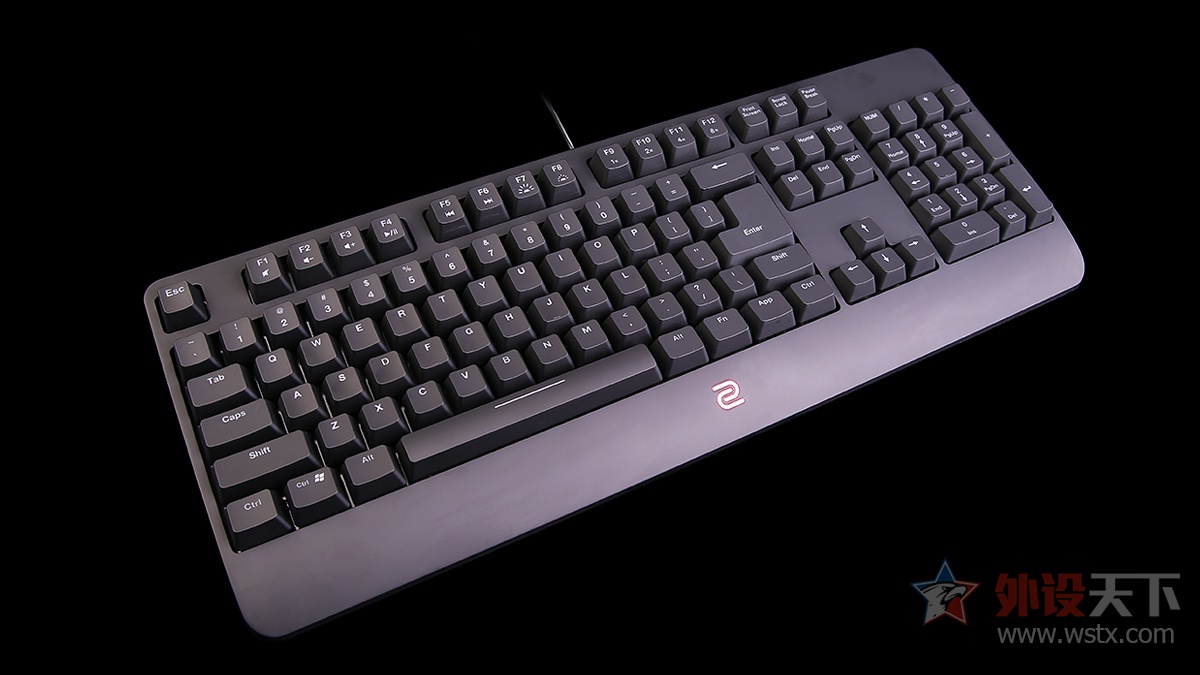 多彩机械键盘评测,雷迦机械键盘评测