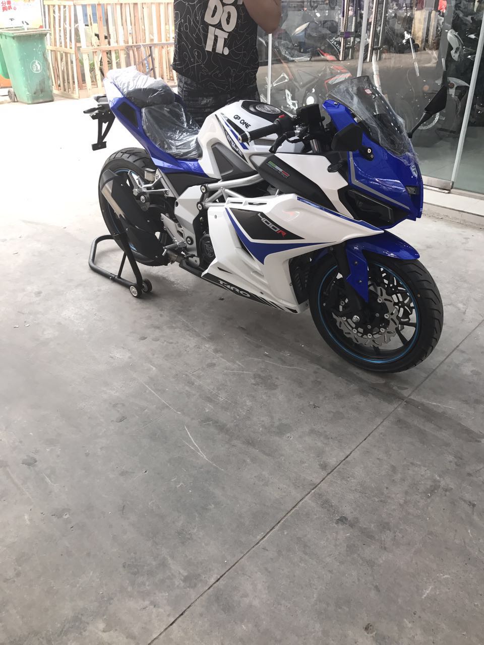 又一匹黑马创台携GP-ONE跑车亮相成都!