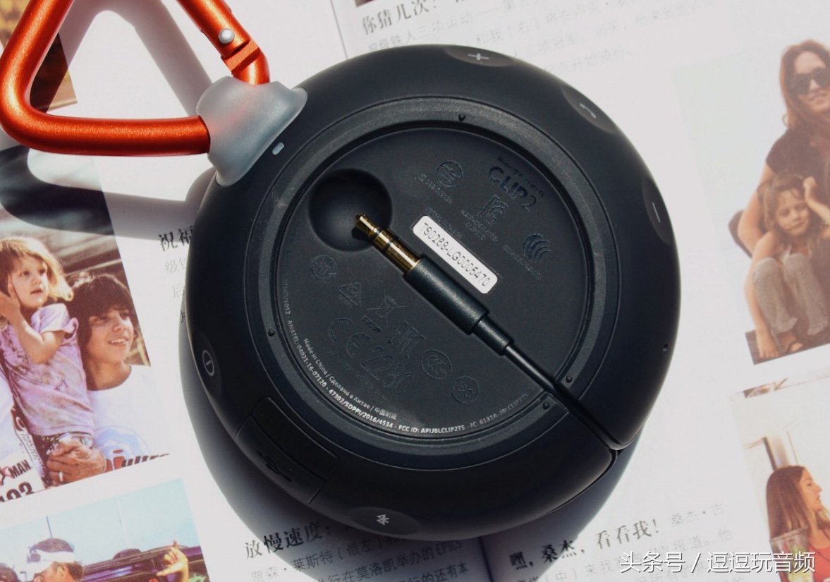 向超便携宣战索尼蓝牙音箱SRS-XB10对比JBLCLIP2