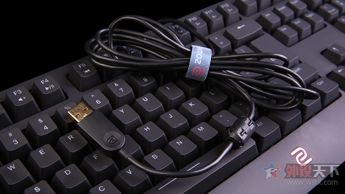 多彩机械键盘评测,雷迦机械键盘评测