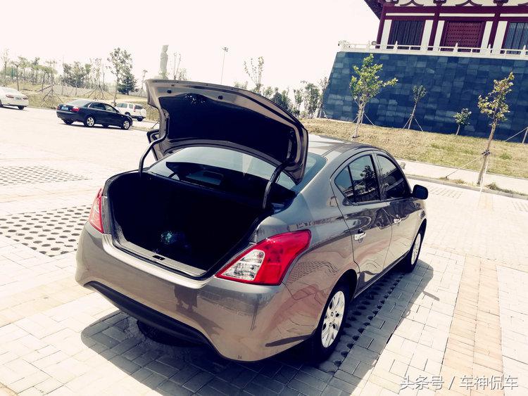 日产新阳光评测视频,15日产阳光试驾视频